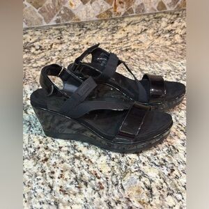 NEW Anne Klein iflex Black Patent Wedge Sandals Size 8